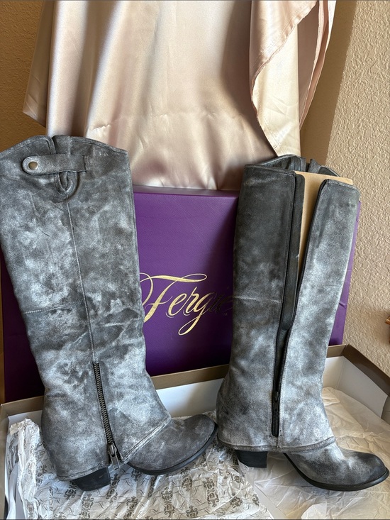 Fergie Shoes - Fergie Ledger Pair of tall leather boots Sz 6